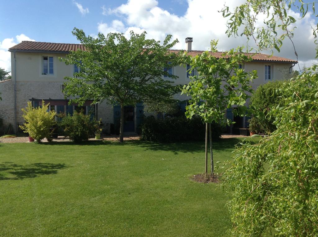 La Chaumeauniere Bed & Breakfast Aigrefeuille-d'Aunis Exterior photo